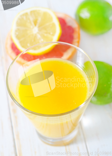 Image of juice with fruit