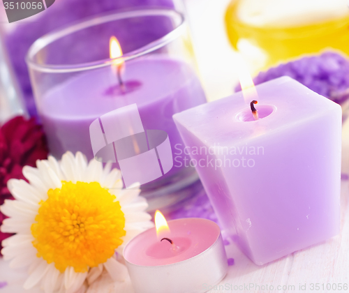 Image of Sea salt and candle, color salt