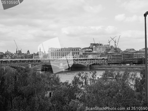 Image of Black and white Blackfriars bridge in London