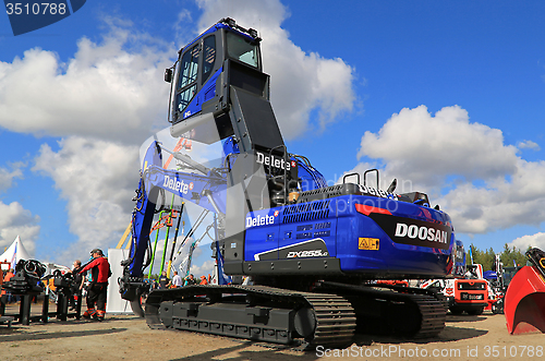 Image of Blue Doosan DX255lc Crawler Excavator