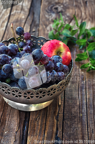 Image of A bunch of grapes