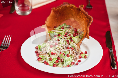 Image of meat and pomegranate salad 