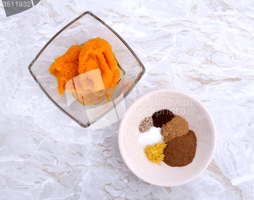 Image of Pumpkin puree and spices 