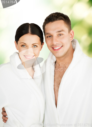 Image of couple in spa