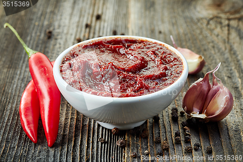 Image of bowl of hot chili and garlic sauce