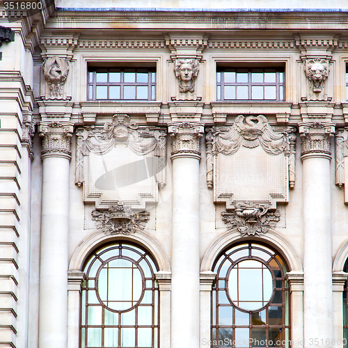 Image of old windon in england london brick and glass the wall 