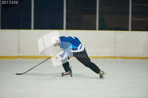 Image of ice hockey player in action