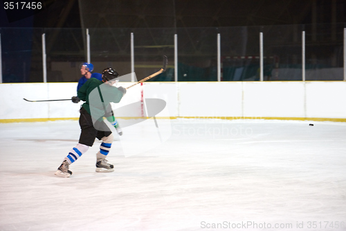 Image of ice hockey player in action