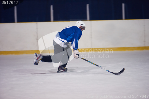 Image of ice hockey player in action