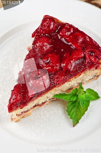 Image of cake with berry\'s