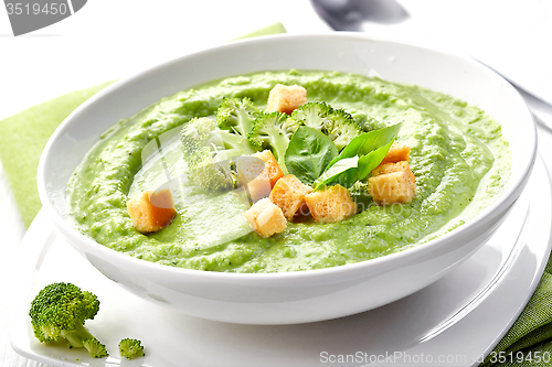 Image of broccoli and green peas soup