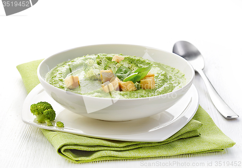 Image of broccoli and green peas soup