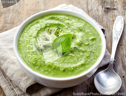 Image of broccoli and green peas soup