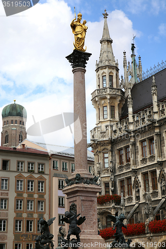 Image of The Mariensaule, a Marian column and Munich city hall on the Mar