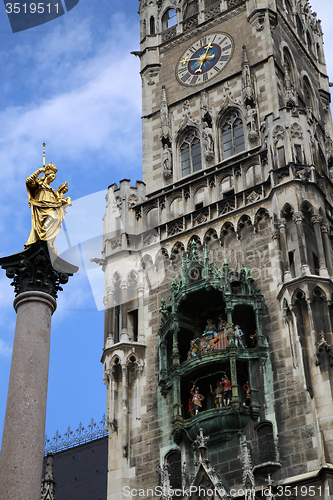 Image of The Mariensaule, a Marian column and Munich city hall on the Mar