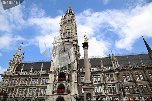 Image of The Mariensaule, a Marian column and Munich city hall on the Mar