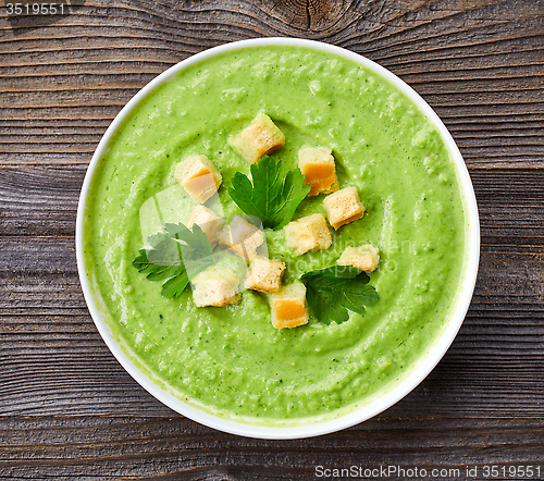 Image of broccoli and green peas soup
