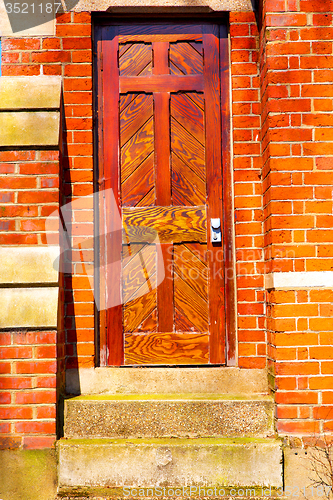 Image of  area  in england old     wall door 