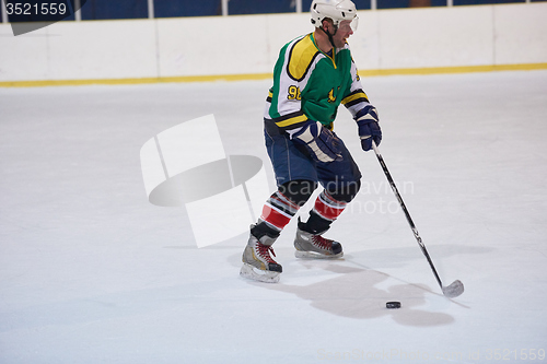 Image of ice hockey player in action