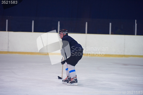 Image of ice hockey player in action