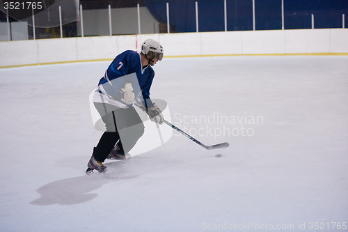 Image of ice hockey player in action