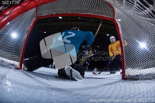 Image of ice hockey goalkeeper