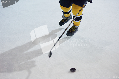 Image of ice hockey player in action