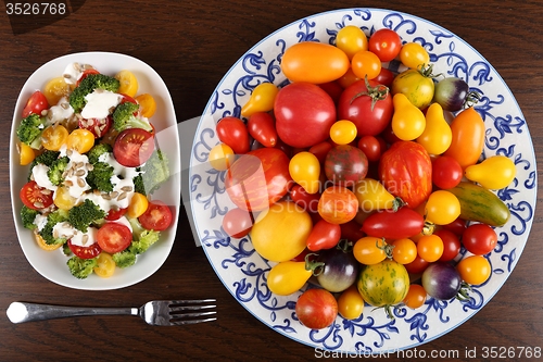 Image of Tomatoes and salad.