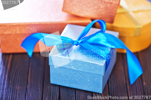 Image of box for present