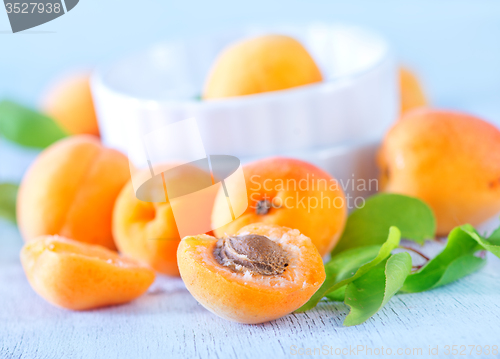 Image of apricots
