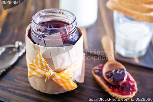 Image of jam in glass jar 