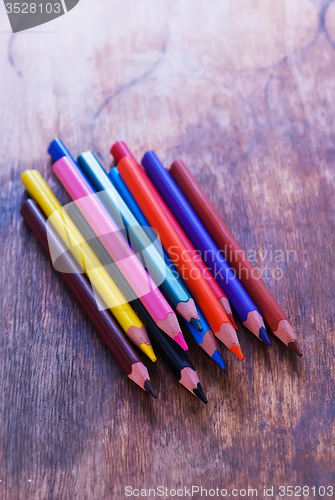 Image of color pencils