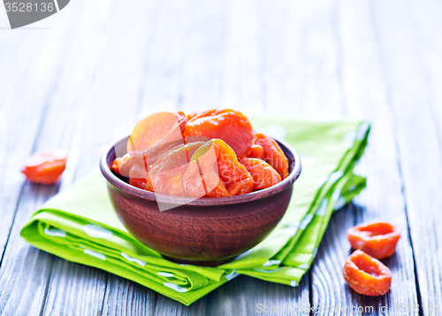 Image of dry apricot