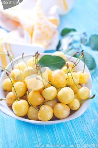 Image of yellow cherry