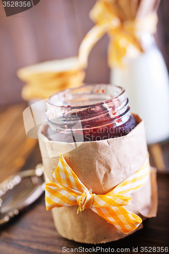 Image of jam in glass jar 