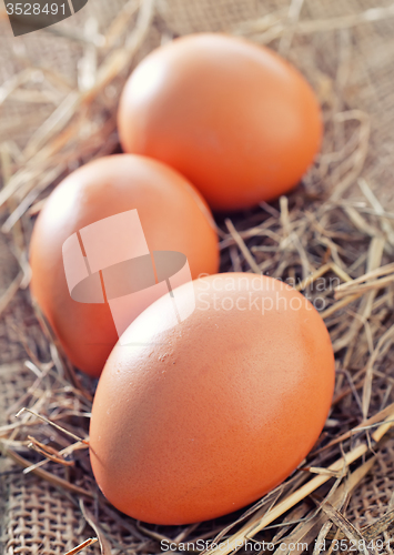 Image of raw chicken eggs