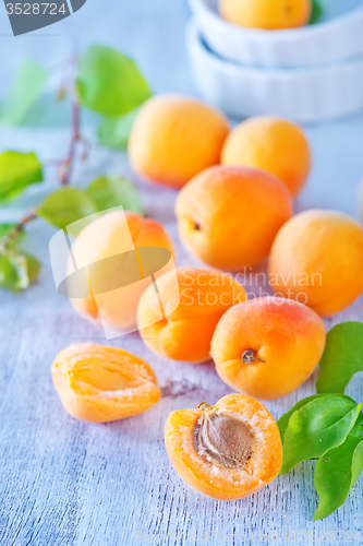 Image of apricots