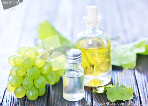 Image of grape oil in bottle