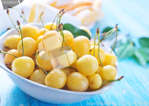 Image of yellow cherry