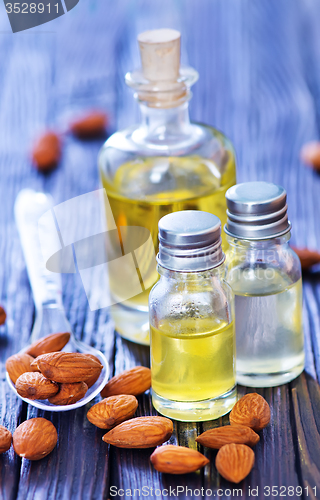 Image of almond oil