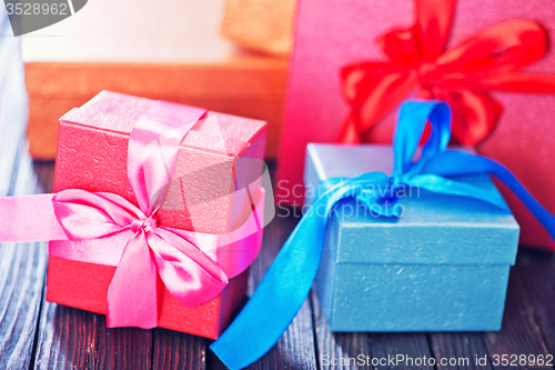 Image of box for present