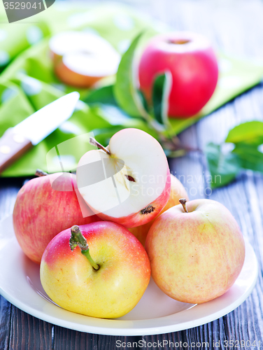 Image of fresh apples