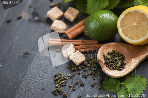 Image of berries  tea