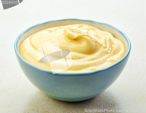 Image of bowl of mayonnaise