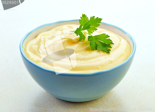 Image of bowl of mayonnaise