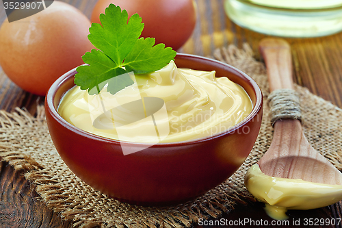 Image of bowl of mayonnaise