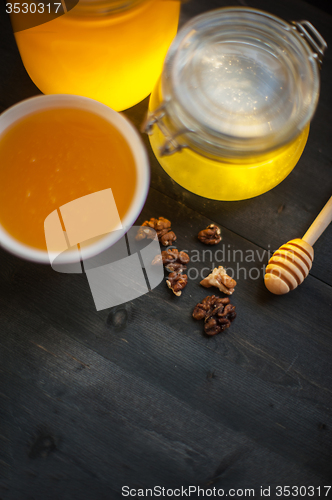 Image of Honey with walnut