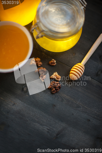 Image of Honey with walnut