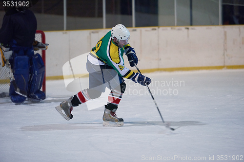 Image of ice hockey player in action