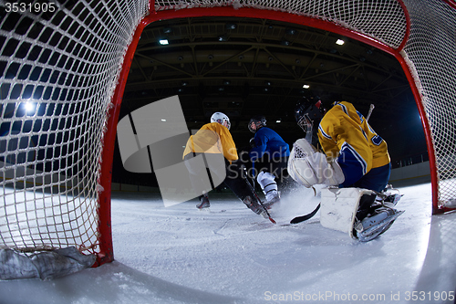 Image of ice hockey goalkeeper